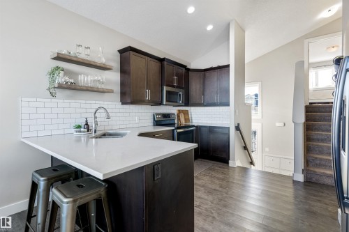 10613 96 Street, Morinville, AB - Indoor Photo Showing Kitchen
