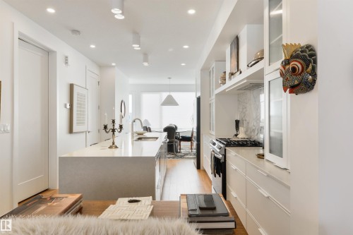 7707 79 Avenue, Edmonton, AB - Indoor Photo Showing Kitchen With Upgraded Kitchen