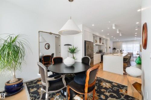 7707 79 Avenue, Edmonton, AB - Indoor Photo Showing Dining Room