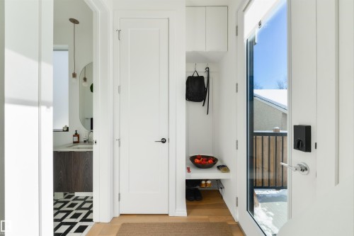 7707 79 Avenue, Edmonton, AB - Indoor Photo Showing Other Room