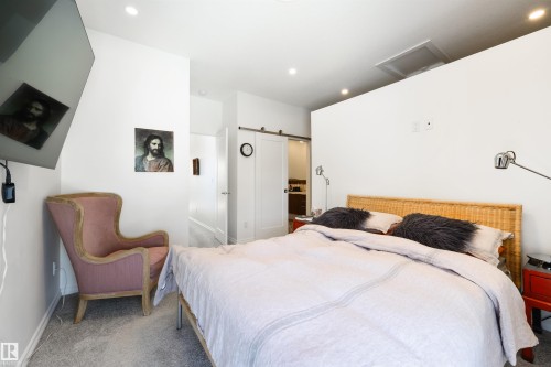 7707 79 Avenue, Edmonton, AB - Indoor Photo Showing Bedroom