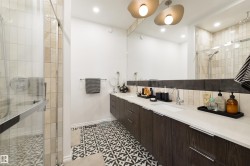 Wow! amazing primary bathroom - 