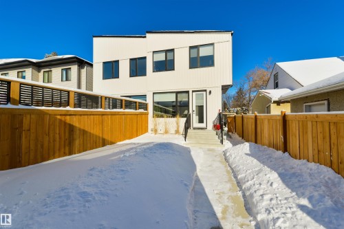 It's fully fenced with decorative fence on one side. - 7707 79 Avenue, Edmonton, AB - Outdoor