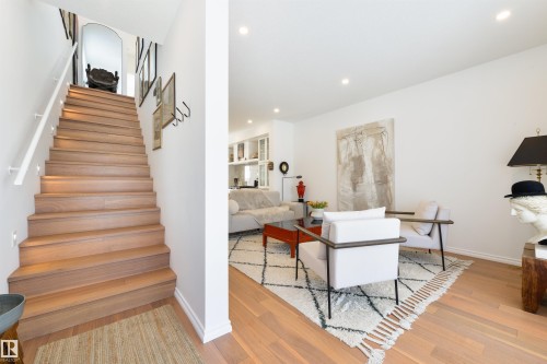 7707 79 Avenue, Edmonton, AB - Indoor Photo Showing Other Room