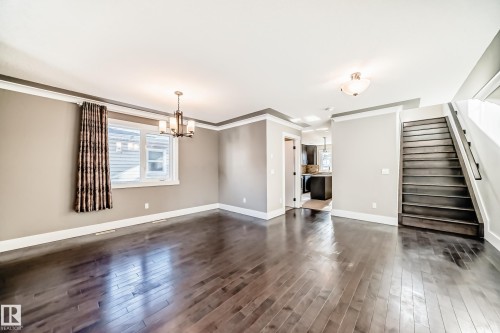 10711 70 Avenue, Edmonton, AB - Indoor Photo Showing Other Room