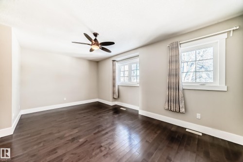 10711 70 Avenue, Edmonton, AB - Indoor Photo Showing Other Room