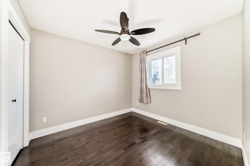 10711 70 Avenue, Edmonton, AB - Indoor Photo Showing Other Room