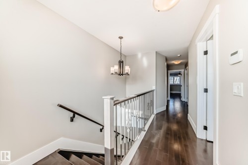 10711 70 Avenue, Edmonton, AB - Indoor Photo Showing Other Room