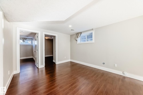 10711 70 Avenue, Edmonton, AB - Indoor Photo Showing Other Room