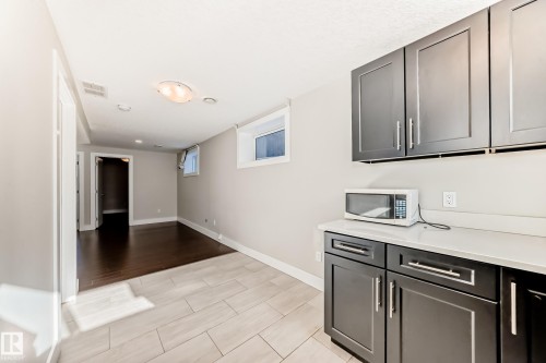 10711 70 Avenue, Edmonton, AB - Indoor Photo Showing Other Room