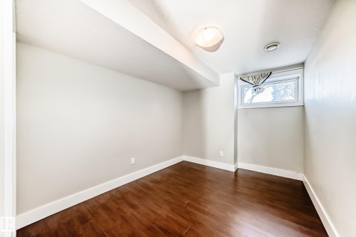 10711 70 Avenue, Edmonton, AB - Indoor Photo Showing Other Room