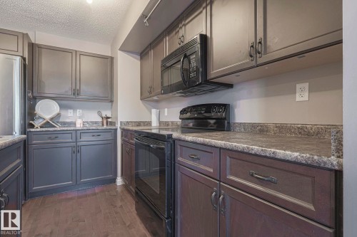 47 Hartwick Crest, Spruce Grove, AB - Indoor Photo Showing Kitchen