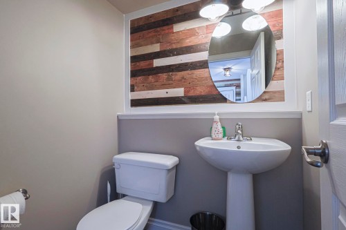 47 Hartwick Crest, Spruce Grove, AB - Indoor Photo Showing Bathroom