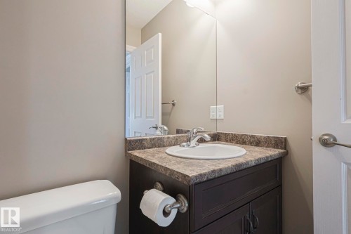 47 Hartwick Crest, Spruce Grove, AB - Indoor Photo Showing Bathroom