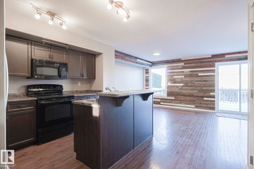 47 Hartwick Crest, Spruce Grove, AB - Indoor Photo Showing Kitchen