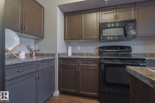 47 Hartwick Crest, Spruce Grove, AB - Indoor Photo Showing Kitchen