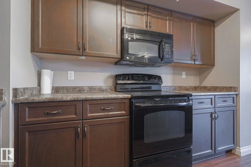 47 Hartwick Crest, Spruce Grove, AB - Indoor Photo Showing Kitchen