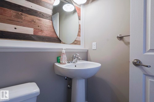 47 Hartwick Crest, Spruce Grove, AB - Indoor Photo Showing Bathroom