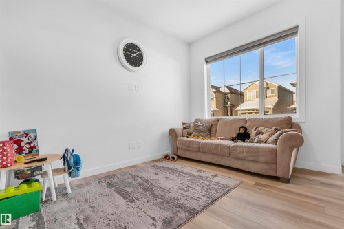 Unit 9 1910 Collip View Sw Sw, Edmonton, AB - Indoor Photo Showing Living Room