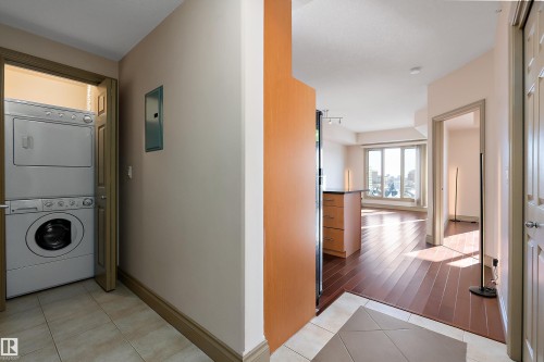 1004 10303 111 Street, Edmonton, AB - Indoor Photo Showing Laundry Room
