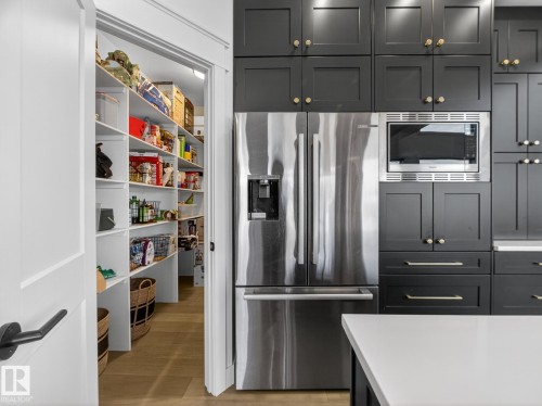 92 Nottingham Harbour, Sherwood Park, AB - Indoor Photo Showing Kitchen