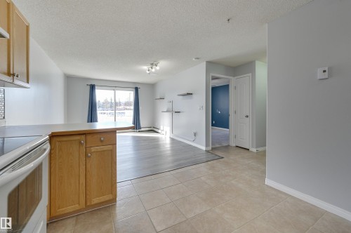 104 9525 162 Avenue, Edmonton, AB - Indoor Photo Showing Kitchen