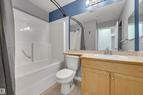 104 9525 162 Avenue, Edmonton, AB - Indoor Photo Showing Bathroom