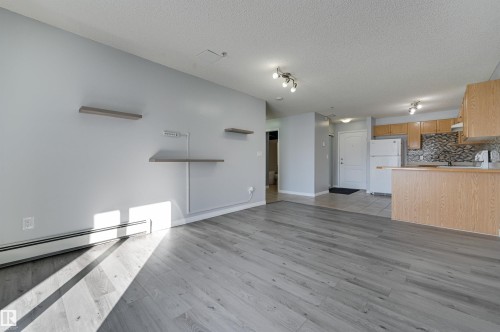 104 9525 162 Avenue, Edmonton, AB - Indoor Photo Showing Kitchen