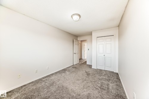 42 2021 Grantham Crest, Edmonton, AB - Indoor Photo Showing Other Room