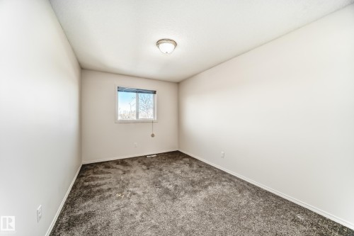 42 2021 Grantham Crest, Edmonton, AB - Indoor Photo Showing Other Room
