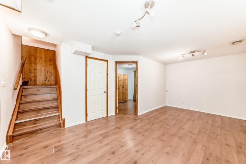 42 2021 Grantham Crest, Edmonton, AB - Indoor Photo Showing Other Room