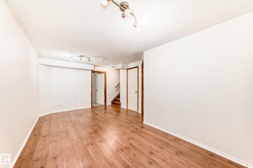 42 2021 Grantham Crest, Edmonton, AB - Indoor Photo Showing Other Room