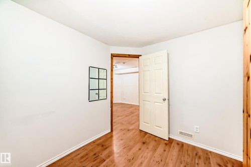 42 2021 Grantham Crest, Edmonton, AB - Indoor Photo Showing Other Room