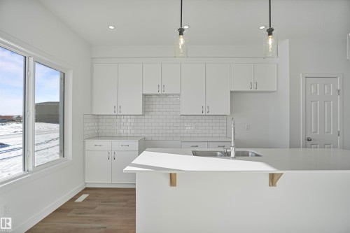 1220 Mcleod Avenue, Spruce Grove, AB - Indoor Photo Showing Kitchen
