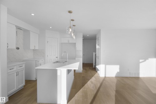 195 Savoy Crescent, Sherwood Park, AB - Indoor Photo Showing Kitchen With Upgraded Kitchen