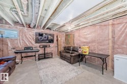 Living room with concrete flooring - 