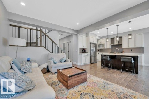 6123 19 Avenue, Edmonton, AB - Indoor Photo Showing Living Room