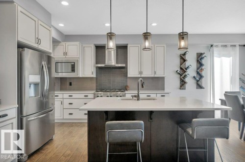 6123 19 Avenue, Edmonton, AB - Indoor Photo Showing Kitchen With Upgraded Kitchen