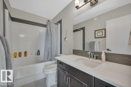 6123 19 Avenue, Edmonton, AB - Indoor Photo Showing Bathroom