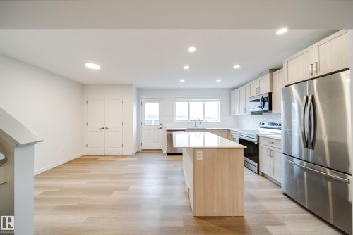 2838 152 Avenue, Edmonton, AB - Indoor Photo Showing Kitchen With Stainless Steel Kitchen With Upgraded Kitchen