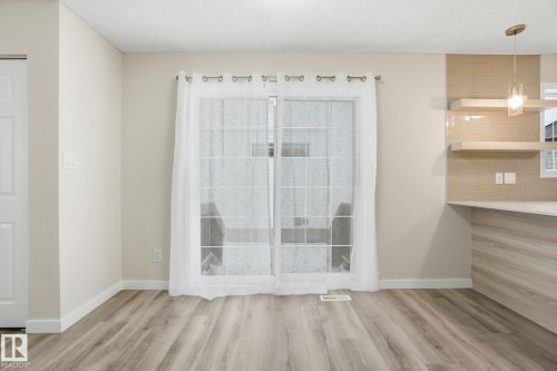 4035 38 Street, Edmonton, AB - Indoor