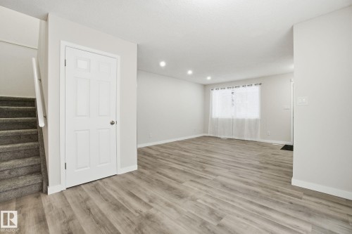 4035 38 Street, Edmonton, AB - Indoor Photo Showing Other Room