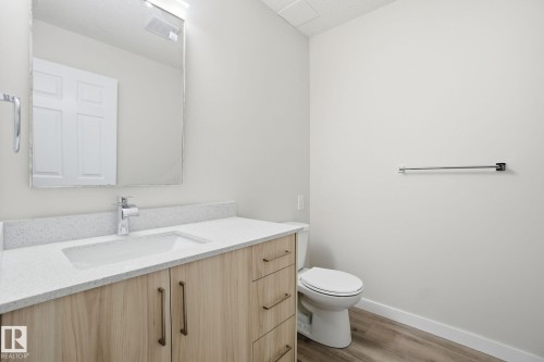4035 38 Street, Edmonton, AB - Indoor Photo Showing Bathroom