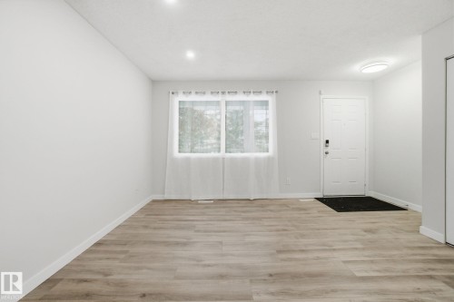 4035 38 Street, Edmonton, AB - Indoor Photo Showing Other Room
