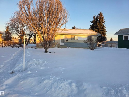 View of front facade - 4400 45 Avenue, Stony Plain, AB - Outdoor