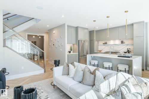 17427 7 Street, Edmonton, AB - Indoor