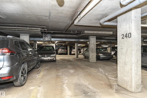 227 16807 100 Avenue, Edmonton, AB - Indoor Photo Showing Garage