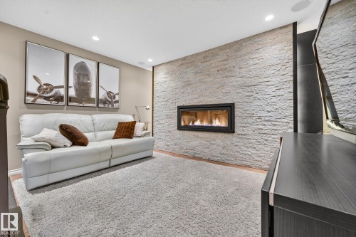 2036 Hilliard Place, Edmonton, AB - Indoor Photo Showing Living Room With Fireplace