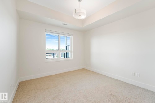 Blinds included! - 814 200 Bellerose Drive, St. Albert, AB - Indoor Photo Showing Other Room