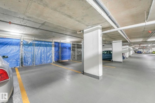 814 200 Bellerose Drive, St. Albert, AB - Indoor Photo Showing Garage